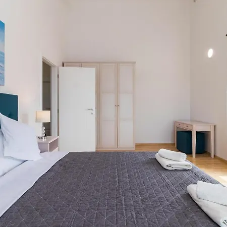 別荘 Four-bedroom Holiday In プーラ