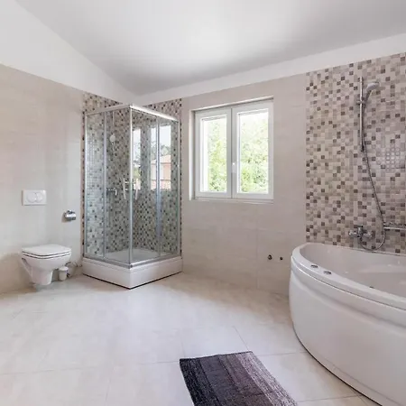 Four-bedroom Holiday In